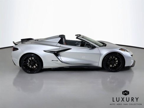 Used 2026 Chevrolet Corvette Z06 RWD image 5
