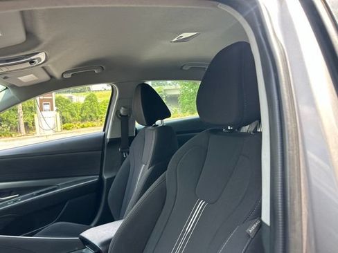 Certified 2023 Hyundai Elantra SEL FWD image 12