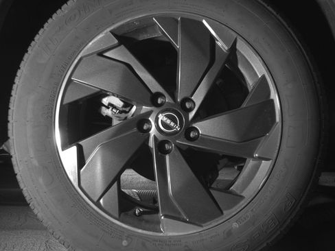 Used 2025 Nissan Rogue SV AWD/4WD image 15