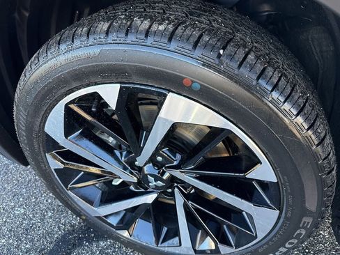 New 2025 Mitsubishi Outlander SE image 9