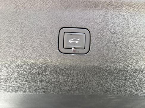 New 2026 GMC Yukon XL AT4 w/ AT4 Premium Plus Package image 39