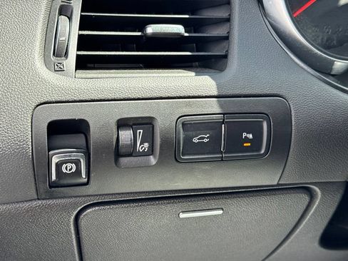 Used 2015 Chevrolet Impala LT FWD image 16