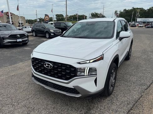 Used 2023 Hyundai Santa Fe SE AWD/4WD image 3