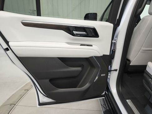 New 2026 Chevrolet Tahoe Premier w/ Sun And Tow Package AWD/4WD image 37