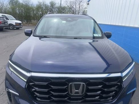 Used 2023 Honda Pilot Elite image 3