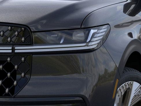 New 2025 Lincoln Navigator L Black Label image 18