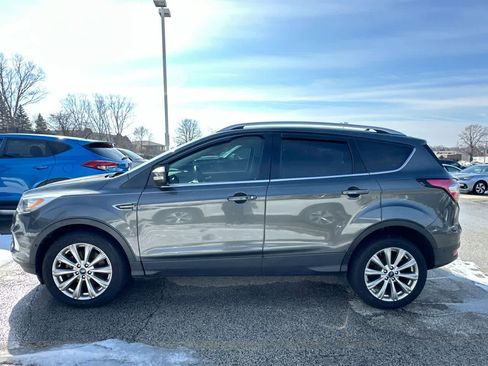 Used 2018 Ford Escape Titanium image 2