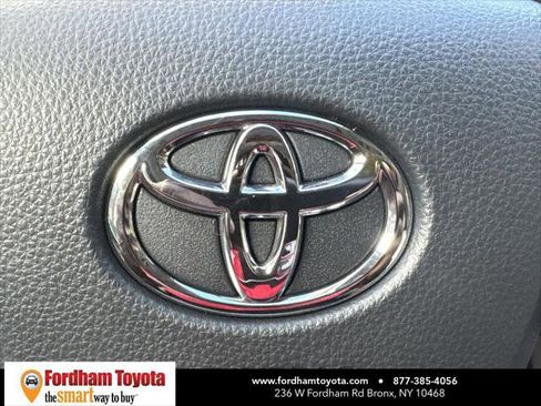 Certified 2022 Toyota Highlander XLE image 36