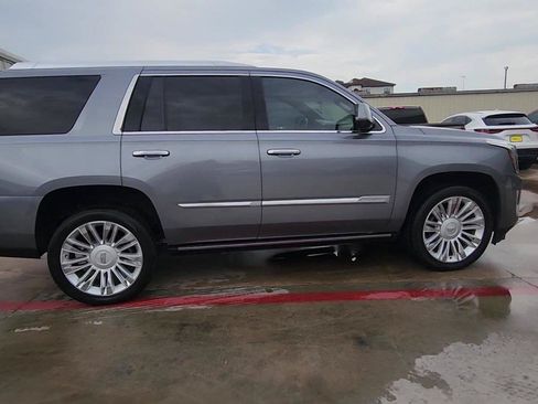 Certified 2018 Cadillac Escalade Platinum AWD/4WD image 9