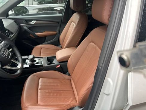 Used 2023 Audi Q5 2.0T Premium w/ Convenience Package AWD/4WD image 4