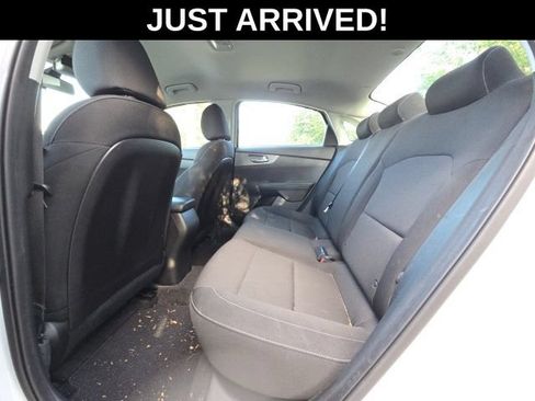Used 2021 Kia Forte LXS FWD image 7