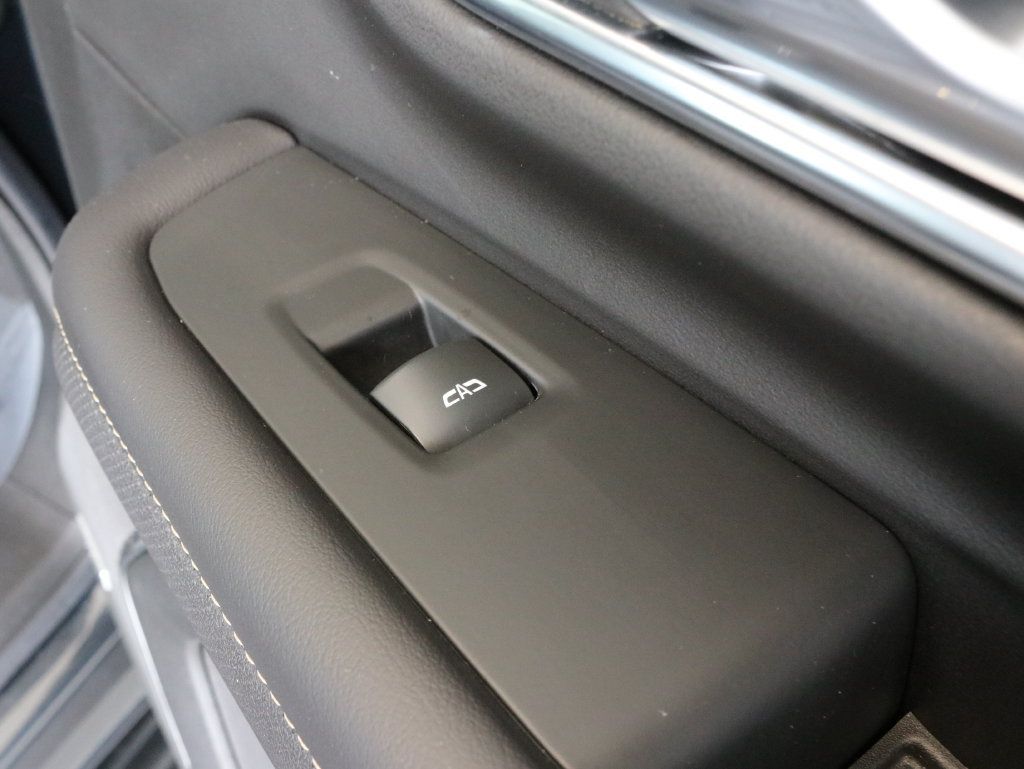 Used 2021 GMC Yukon SLT w/ SLT Premium Package AWD/4WD image 47