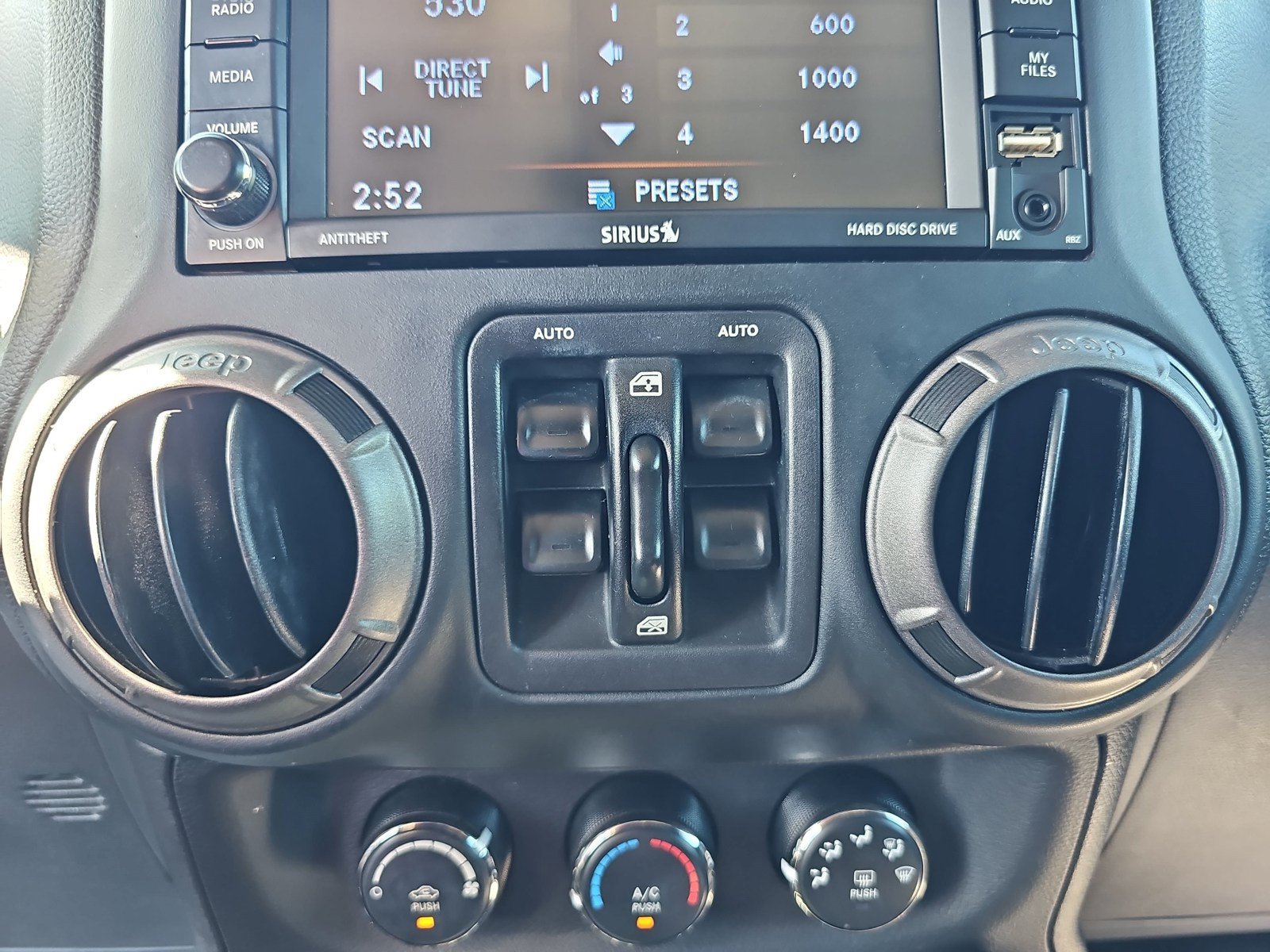 Used 2018 Jeep Wrangler Unlimited Sport AWD/4WD image 23