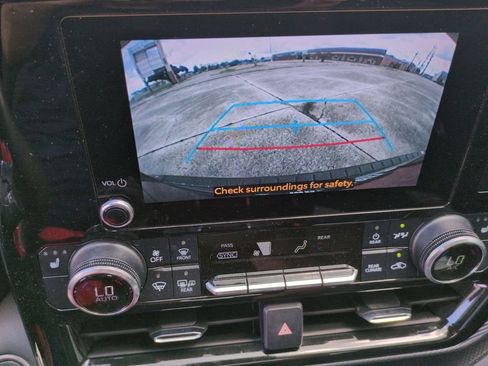 Used 2024 Toyota Highlander XSE FWD image 28