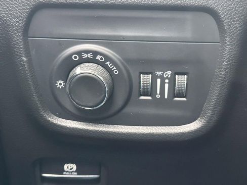 Used 2024 Jeep Grand Cherokee Altitude image 19