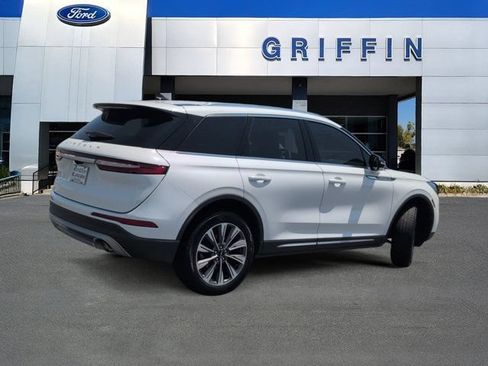 Used 2022 Lincoln Corsair Reserve w/ Elements Package FWD image 4