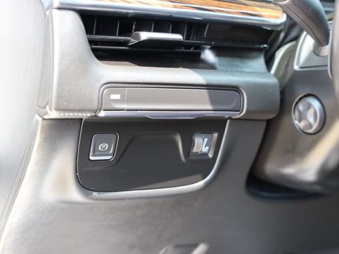 Used 2022 Cadillac Escalade Luxury RWD image 31