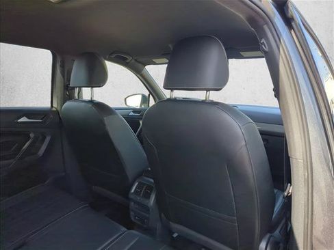 Used 2022 Volkswagen Tiguan SE R-Line FWD image 18