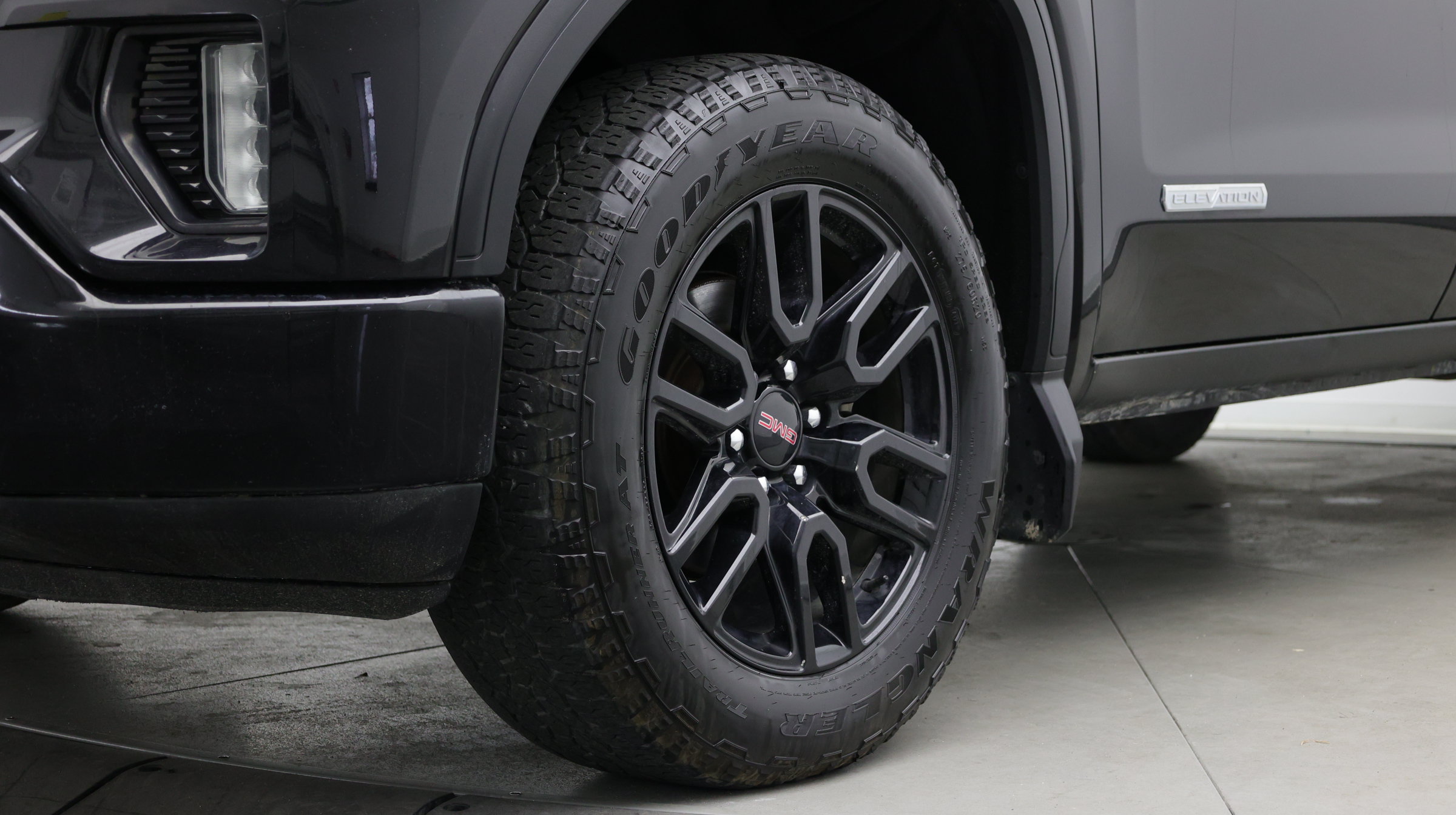 Used 2022 GMC Sierra 1500 Elevation w/ X31 Off-Road Package AWD/4WD image 8
