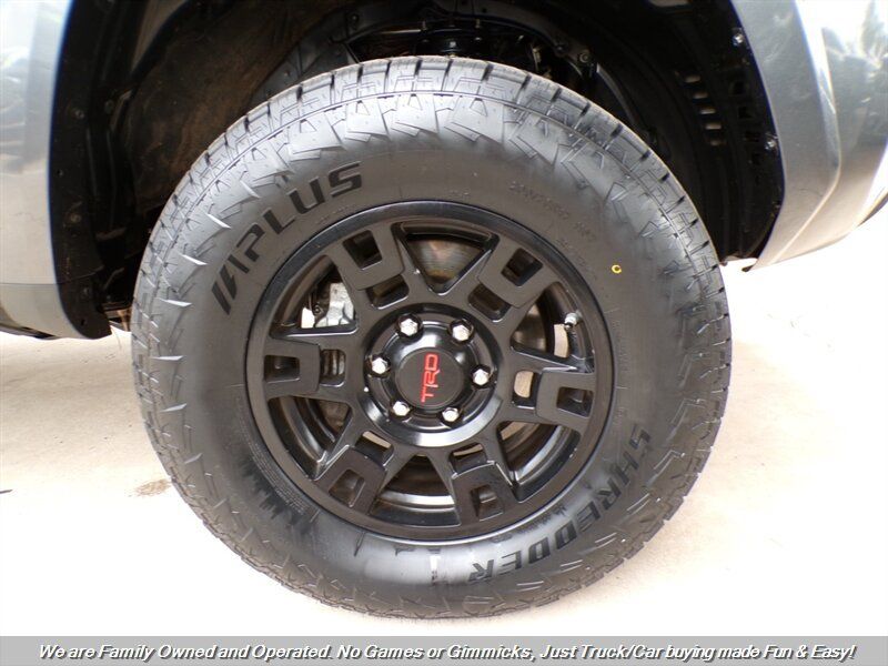 Used 2020 Toyota 4Runner SR5 AWD/4WD image 38