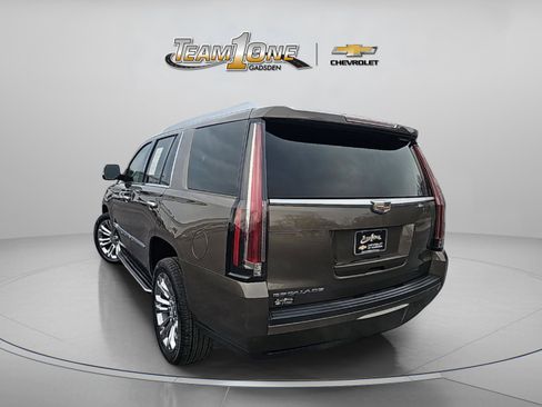 Used 2016 Cadillac Escalade Luxury image 6