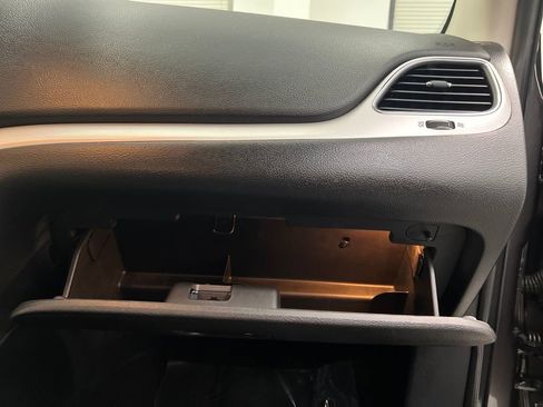 Used 2016 Dodge Journey SE image 26