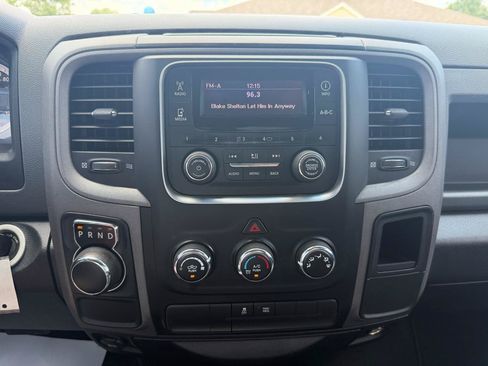 Used 2015 RAM 1500 Express RWD image 17