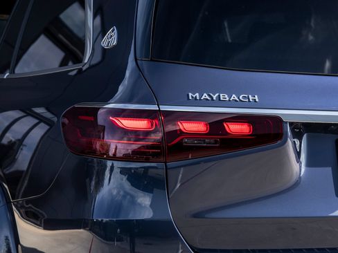 Used 2024 Mercedes-Benz Maybach GLS 600 4MATIC image 12
