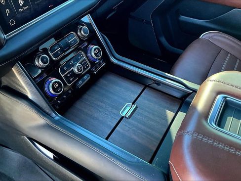 Used 2023 GMC Yukon Denali Ultimate image 14