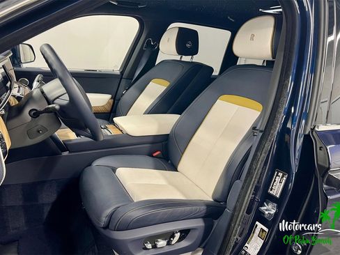 Used 2025 Rolls-Royce Cullinan image 8