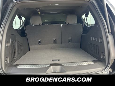 New 2026 GMC Yukon XL Denali image 9