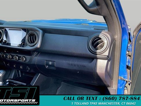 Used 2017 Toyota Tacoma TRD Sport w/ Tow Package (A/T) AWD/4WD image 16
