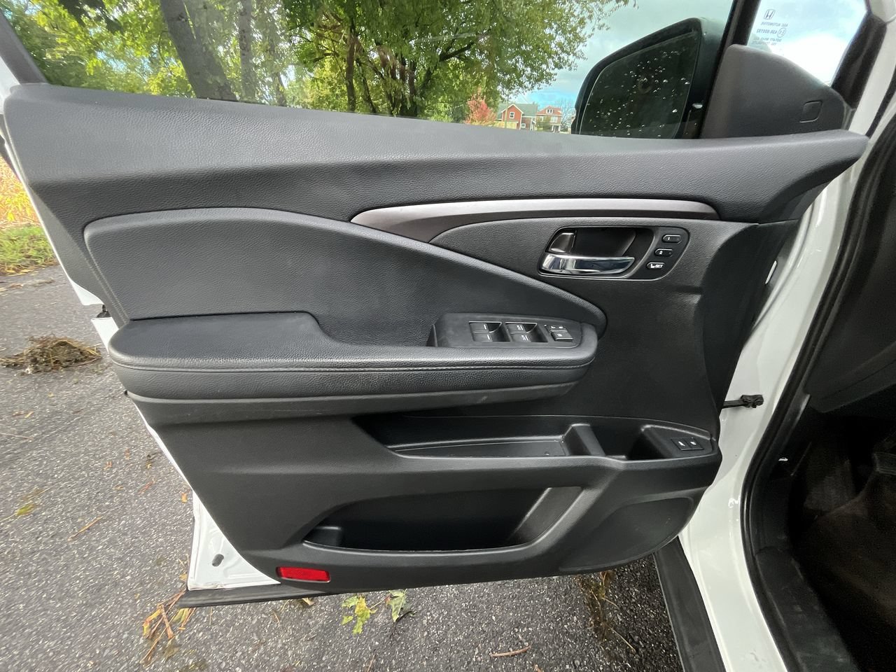 Used 2021 Honda Pilot Special Edition image 3