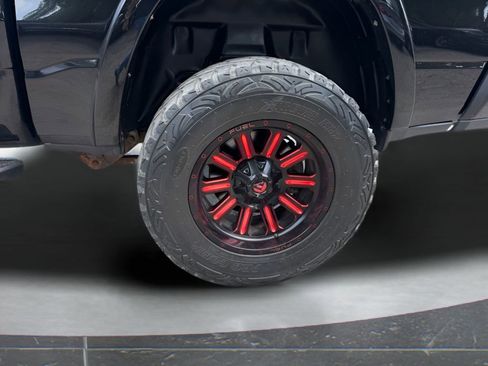 Used 2019 RAM 1500 Laramie AWD/4WD image 13