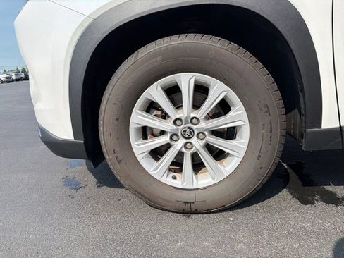 Used 2024 Toyota Grand Highlander AWD image 12
