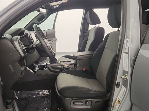 Used 2021 Toyota Tacoma TRD Sport image 16