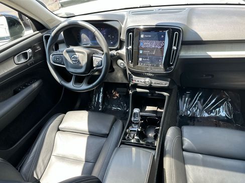 Used 2024 Volvo XC40 B5 Plus w/ Protection Package Premier AWD/4WD image 43