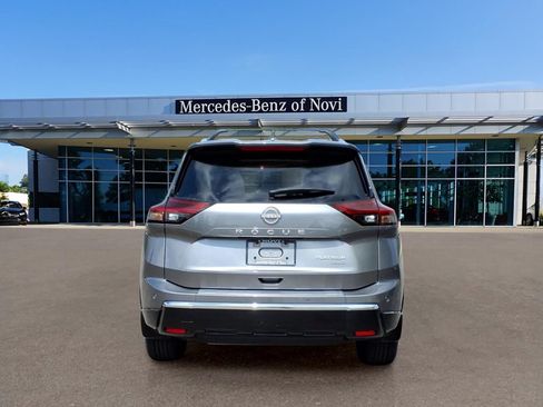 Used 2025 Nissan Rogue Platinum AWD/4WD image 4