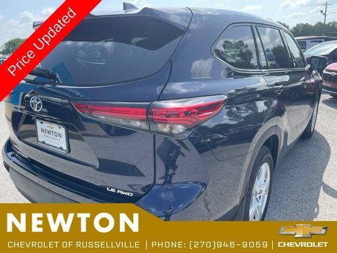 Used 2022 Toyota Highlander LE AWD/4WD image 41