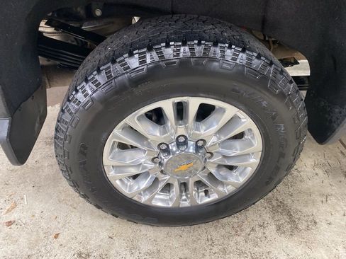 Certified 2023 Chevrolet Silverado 3500 High Country w/ Z71 Off-Road Package image 13