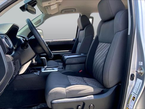 Used 2019 Toyota Tundra SR5 w/ SR5 Upgrade Package AWD/4WD image 8