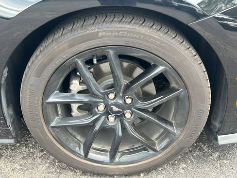 Used 2025 Ford Mustang Coupe RWD image 10