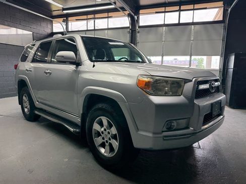 Used 2012 Toyota 4Runner SR5 AWD/4WD image 4