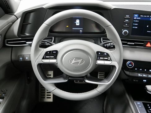 New 2025 Hyundai Elantra Sport image 13