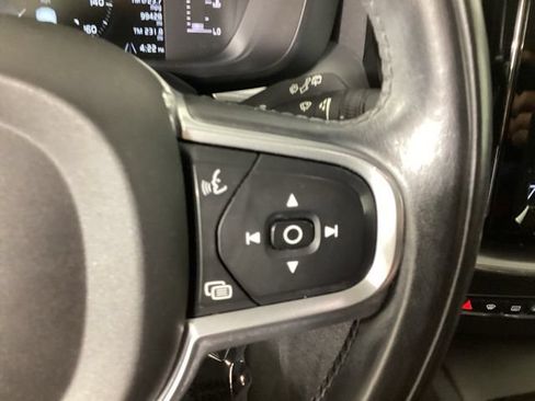 Used 2018 Volvo XC60 T5 Momentum w/ Vision Package AWD/4WD image 22