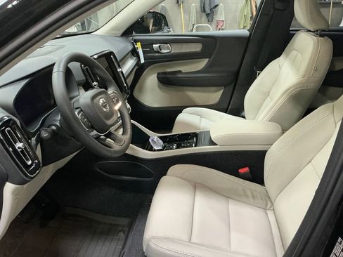 New 2026 Volvo XC40 B5 Ultra w/ Climate Package image 9