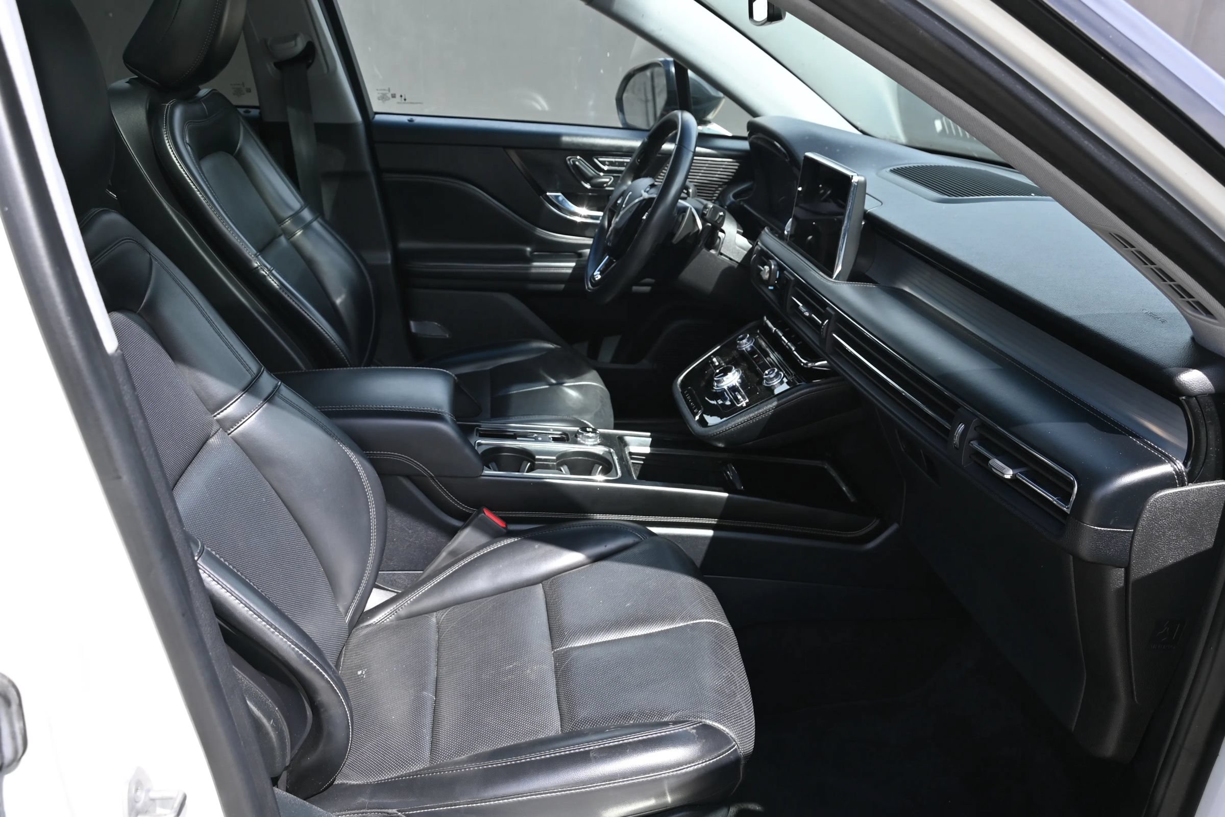 Used 2021 Lincoln Corsair FWD w/ Premium Package image 13