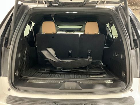 Used 2021 Chevrolet Suburban Premier w/ Premium Package image 24