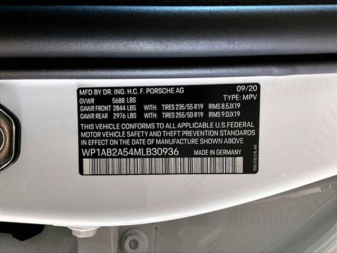 Used 2021 Porsche Macan S image 37