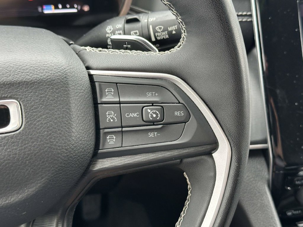 Used 2023 Jeep Grand Cherokee L Laredo w/ Luxury Tech Group I AWD/4WD image 23